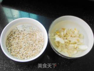 薏米百合甜汤的做法步骤：2