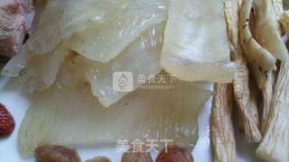 炖花胶的做法步骤：3