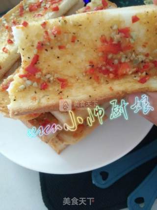 蒜香红椒吐司片~蒜香烤吐司片的做法步骤：8