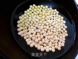 山药黄豆排骨汤的做法步骤：1