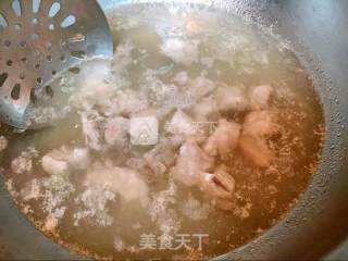 山药黄豆排骨汤的做法步骤：3