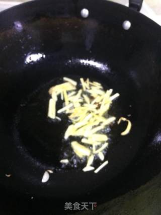 干煸茶树菇的做法步骤：7