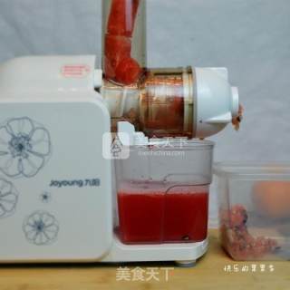 西瓜柠檬鸡尾酒果汁的做法步骤：3