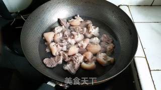 红烧猪蹄的做法步骤：2