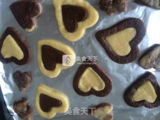 双色心形饼干的做法步骤：10