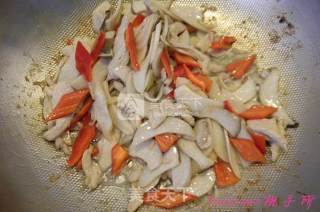 杏鲍菇炒鸡片的做法步骤：10