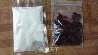 蔓越莓烧仙草的做法步骤：1