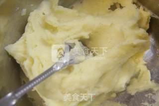 可爱的土豆君来袭——土豆虾球的做法步骤：5