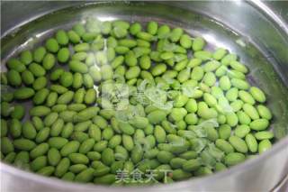 毛豆炒萝卜干的做法步骤：2
