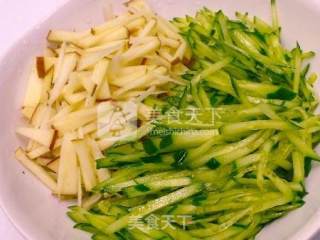泡菜苹果凉拌 ★ 黄瓜丝 5的做法步骤：3