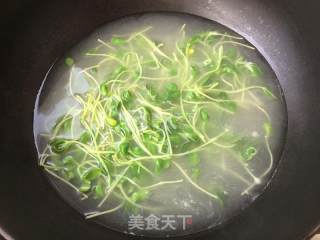 皮蛋火腿豆苗汤的做法步骤：8