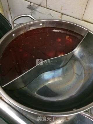 麻辣鸳鸯鸡火锅的做法步骤：1