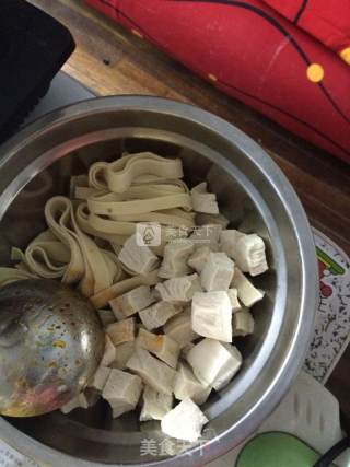 麻辣鸳鸯鸡火锅的做法步骤：4