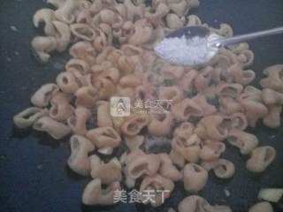 尖椒肥肠的做法步骤：4