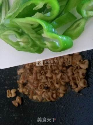 尖椒肥肠的做法步骤：11
