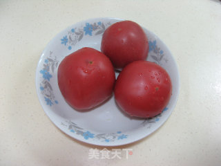 西红柿鸡蛋热汤面的做法步骤：2