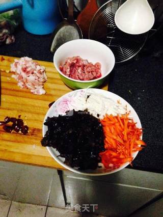 鱼香肉丝diy的做法步骤：1