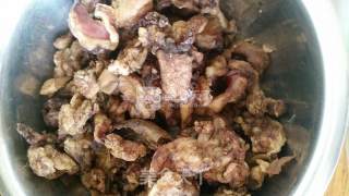 韭菜肉渣鸡蛋大包子的做法步骤：2