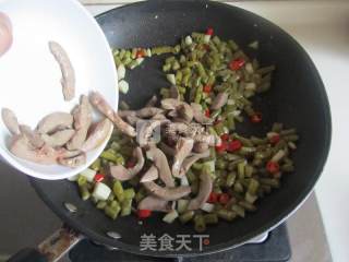 酸豆角炒腰花的做法步骤：12