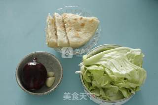 素炒饼配老干妈的做法步骤：1