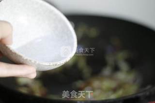 素炒饼配老干妈的做法步骤：10