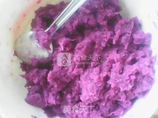 紫薯玫瑰馒头（情人节）的做法步骤：2