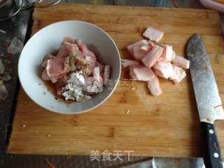 平淡的美味“花菜炒肉”的做法步骤：2