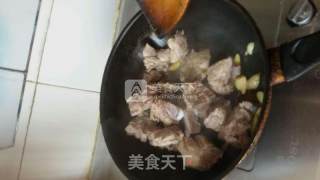土豆炖排骨的做法步骤：6