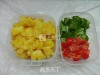 菠萝咕噜肉的做法步骤：2