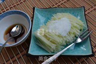 凉拌脆皮瓜衣的做法步骤：3