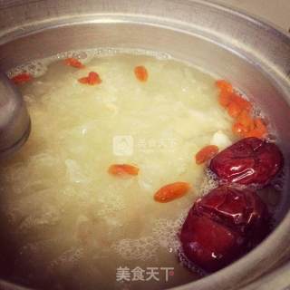 美容养颜—夏日来碗红枣莲子银耳羹 晶莹剔透—吃出你的美的做法步骤：6
