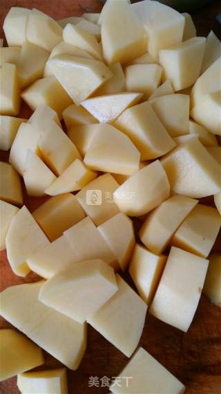 酱焖排骨土豆的做法步骤：2