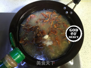 补血加活血，善补女人血~猪肝枸杞面的做法步骤：16
