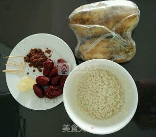 冰糖红枣糯米藕的做法步骤：1