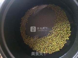 炎夏绿豆汤的做法步骤：3
