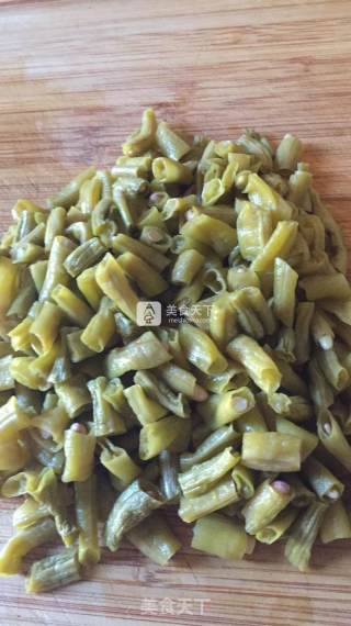 酸辣肉蛋的做法步骤：1