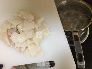 辣炒鱿鱼卷的做法步骤：2