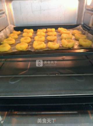 蛋黄小小酥的做法步骤：9