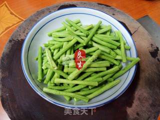 农家小菜—烧汁长豆角的做法步骤：3