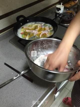 青花椒煮鱼的做法步骤：8