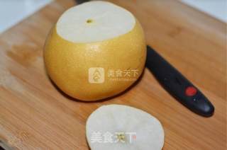 冰糖人参炖梨的做法步骤：2