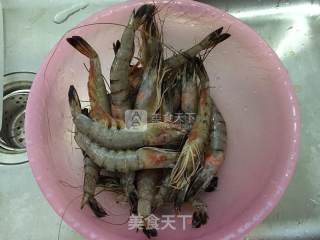 炒鲜虾的做法步骤：1