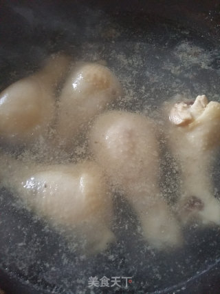 鸡腿煲的做法步骤：2