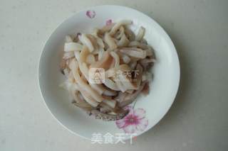 香辣鱿鱼的做法步骤：1