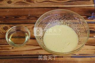 肉松戚风蛋糕卷（烤箱做蛋糕）的做法步骤：5