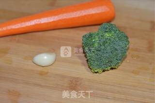 蚝油蒜香西兰花的做法步骤：1