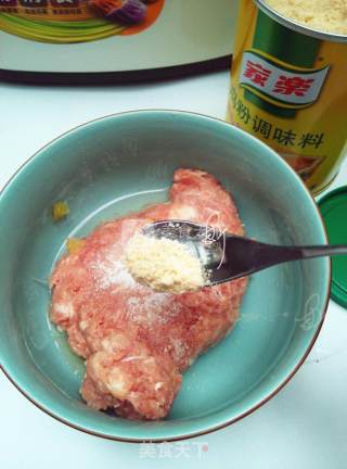 榨菜鲜肉锅贴的做法步骤：8