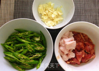 正宗湖南辣椒炒肉（超级下饭）的做法步骤：1