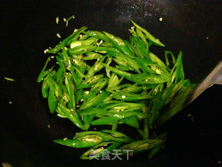 正宗湖南辣椒炒肉（超级下饭）的做法步骤：2