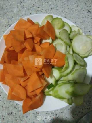 黄绿配~片炒丝瓜胡萝卜的做法步骤：1